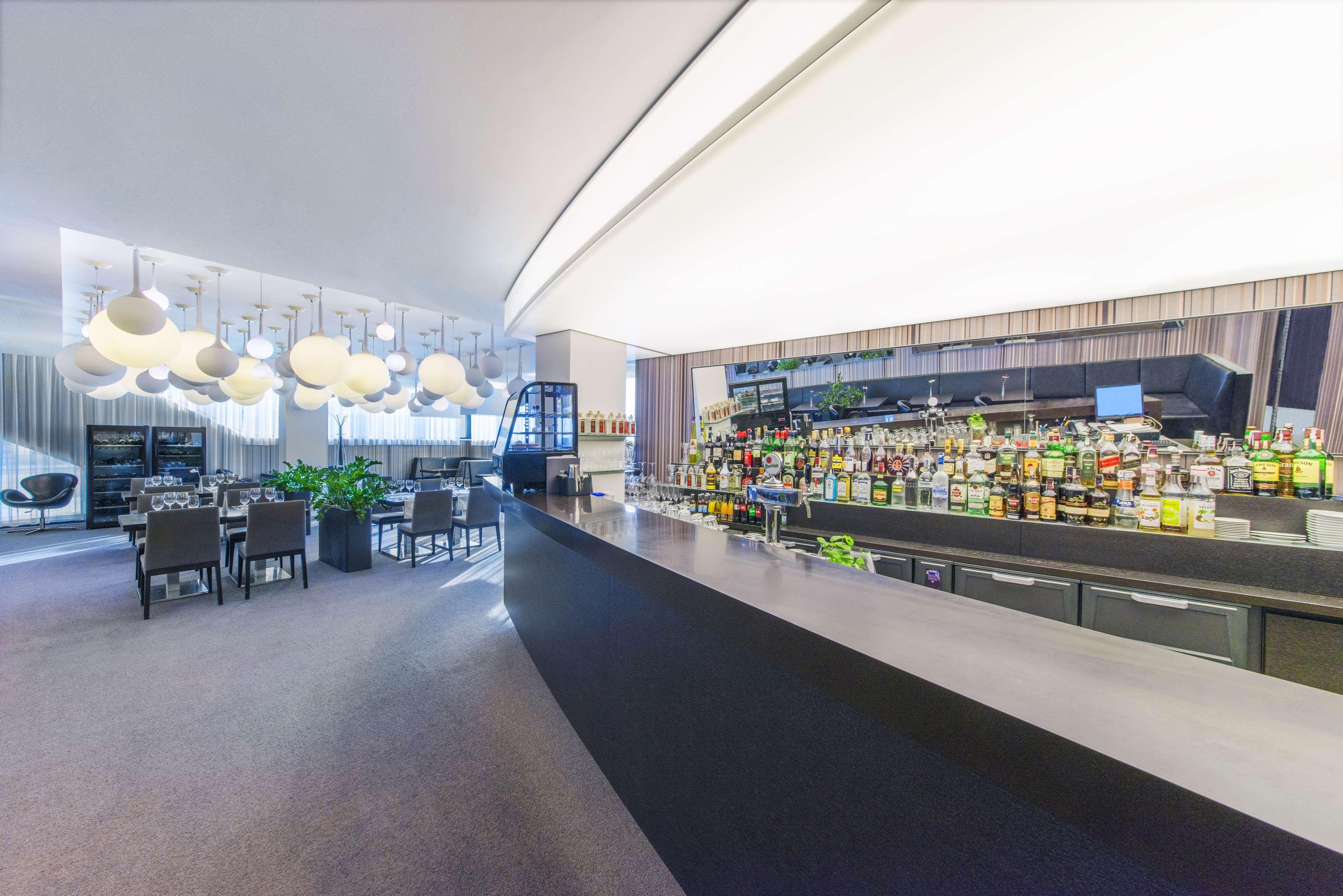 Hotel Nh Bratislava Gate One Esterno foto