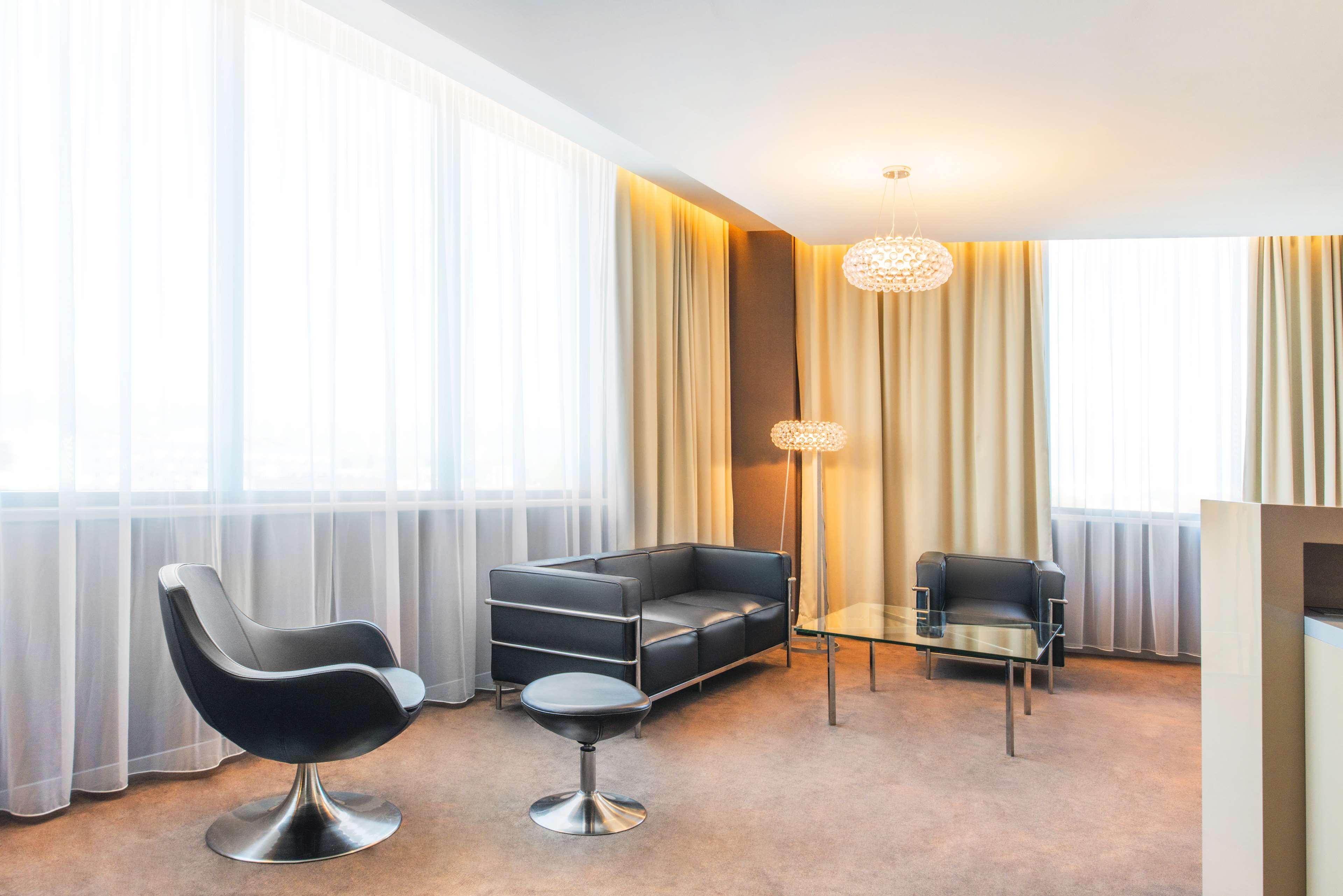 Hotel Nh Bratislava Gate One Esterno foto