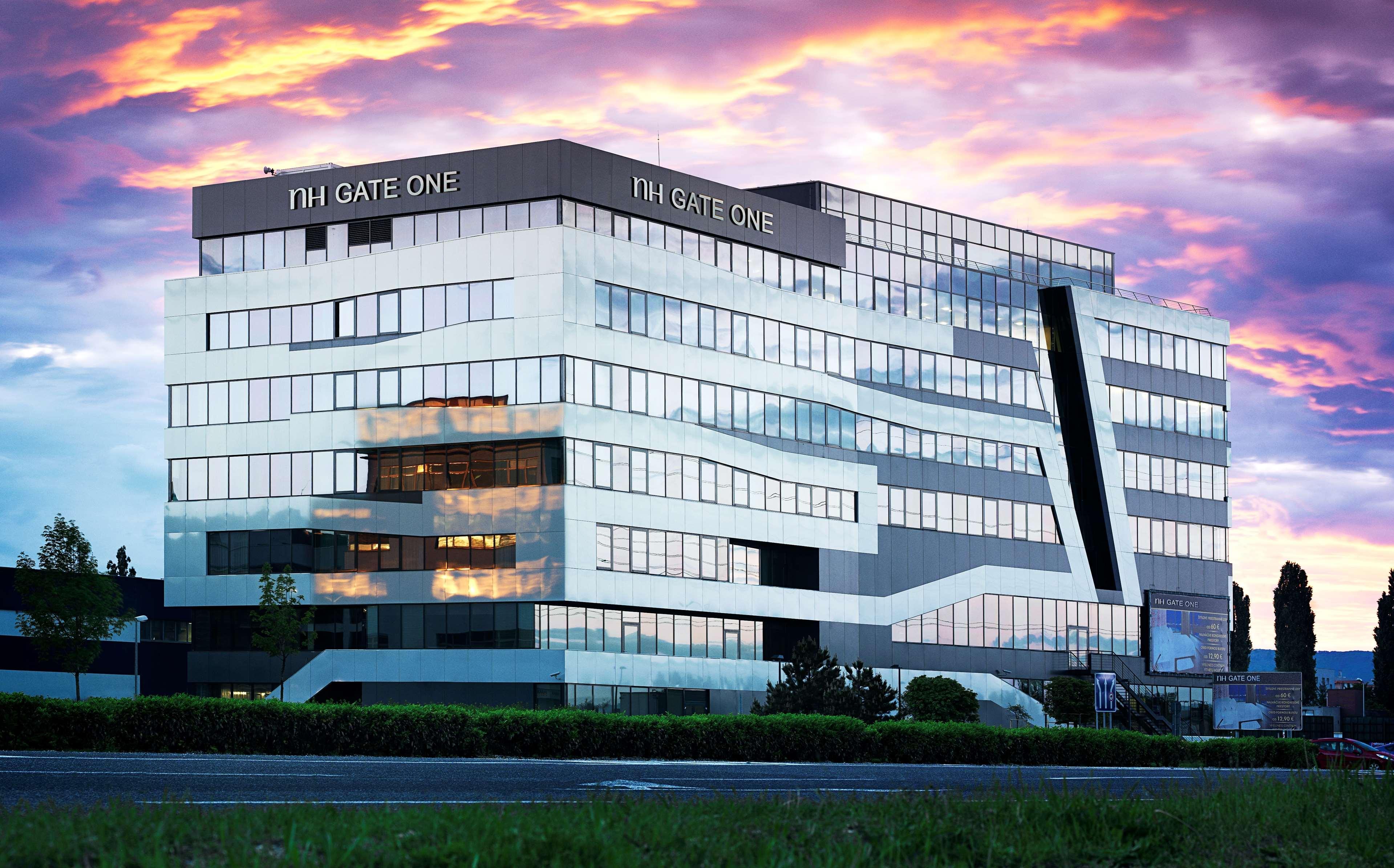 Hotel Nh Bratislava Gate One Esterno foto