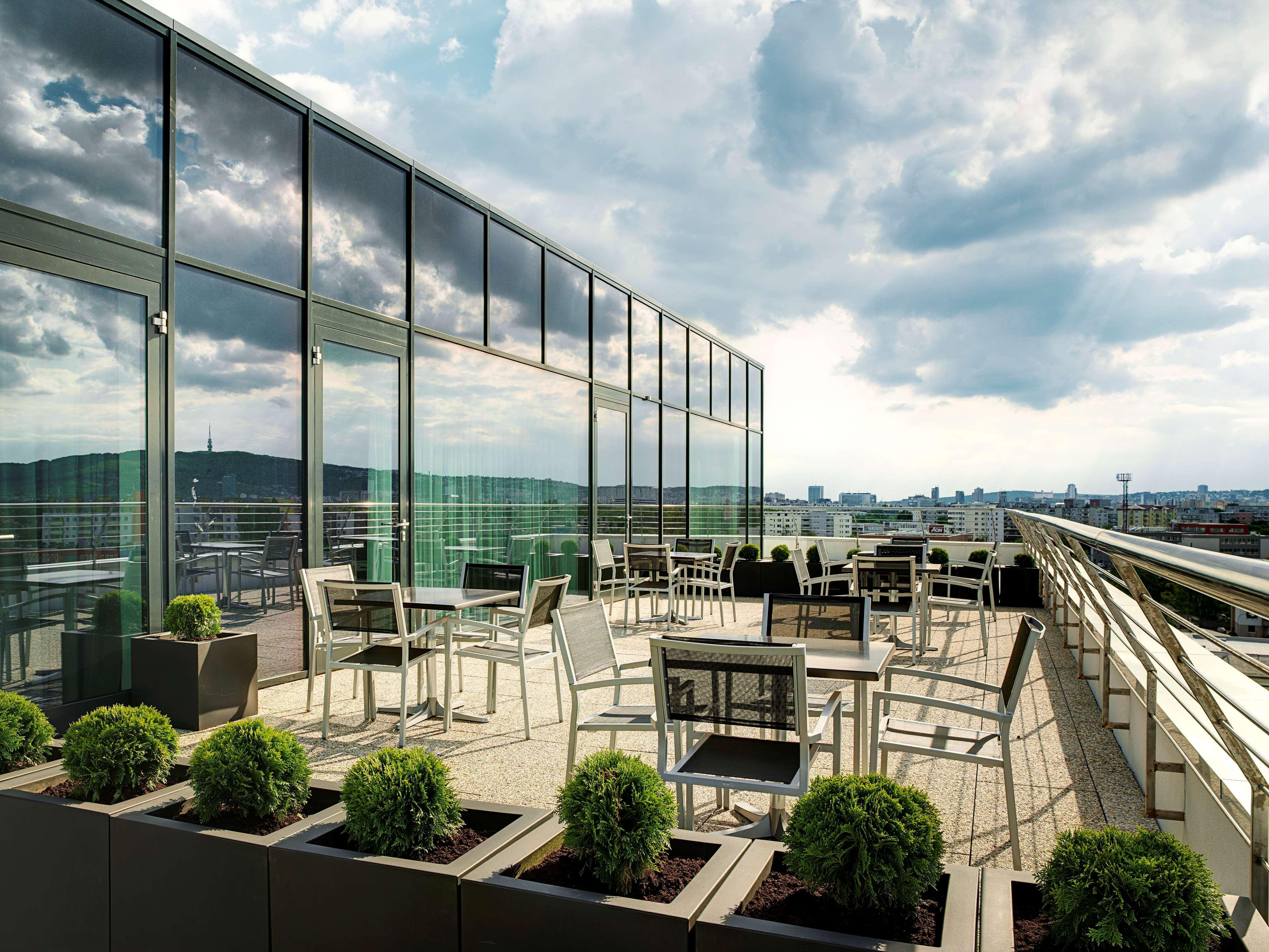 Hotel Nh Bratislava Gate One Esterno foto