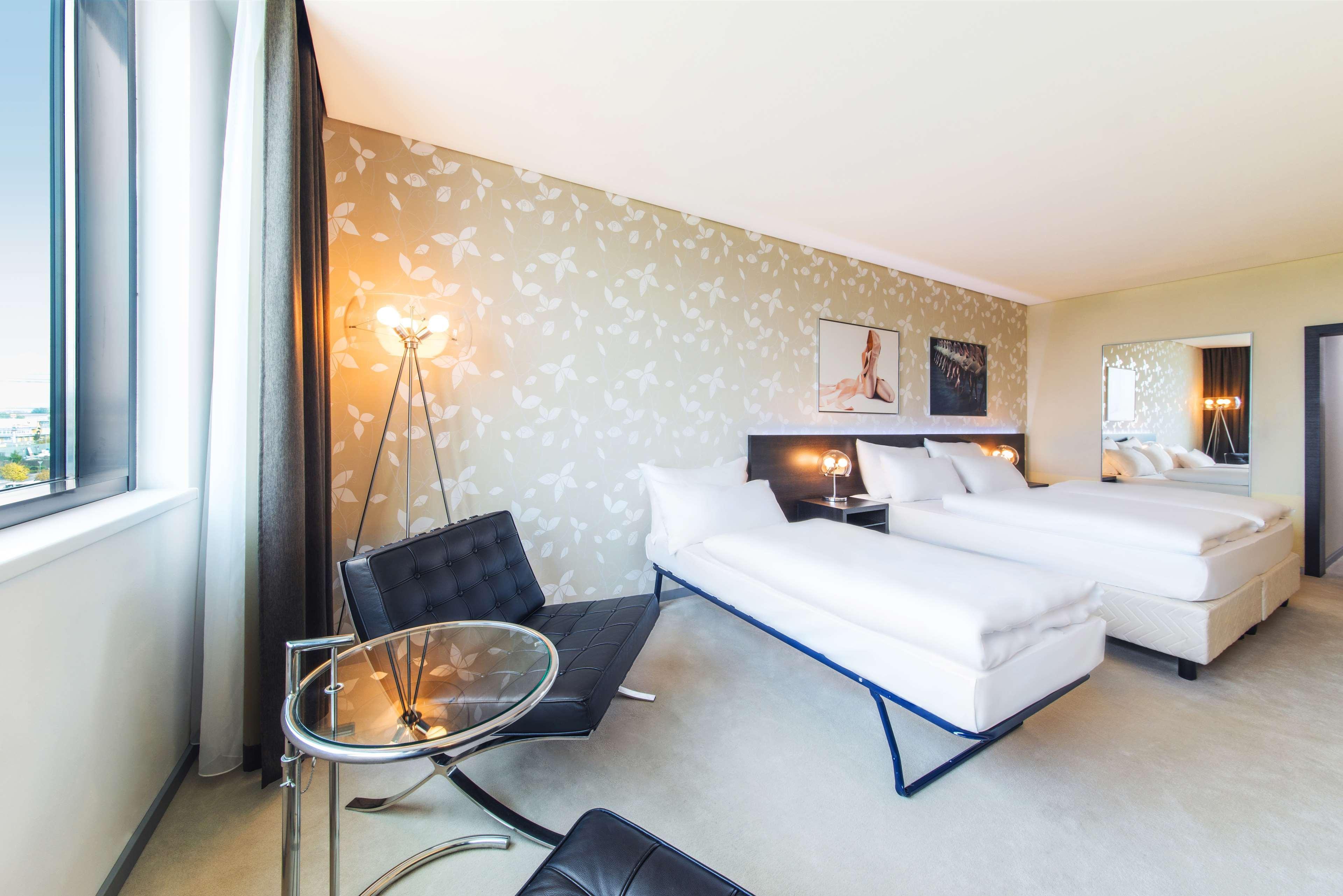 Hotel Nh Bratislava Gate One Esterno foto